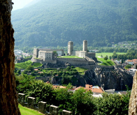 CASTEL GRANDE/B'ZONA