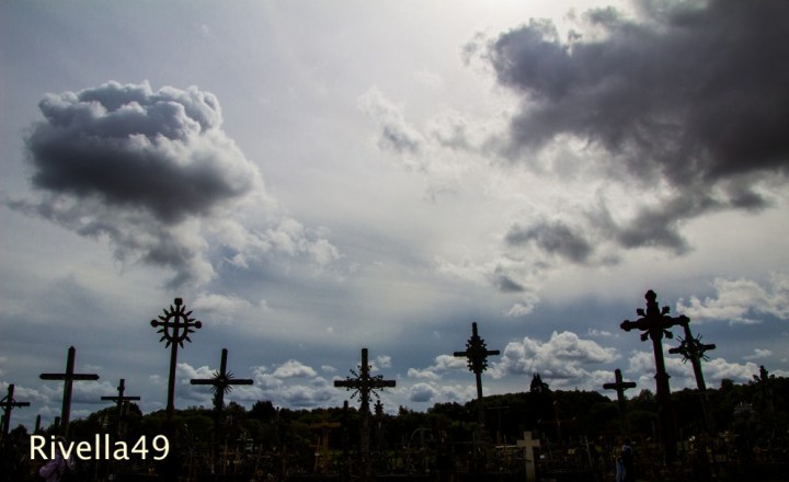 Der Kreuzberg ist ein berühmter Pilgerort. Obwohl die Komunisten die Kreuze immer wieder enfernten, brachten die Menschen immer Neue!!