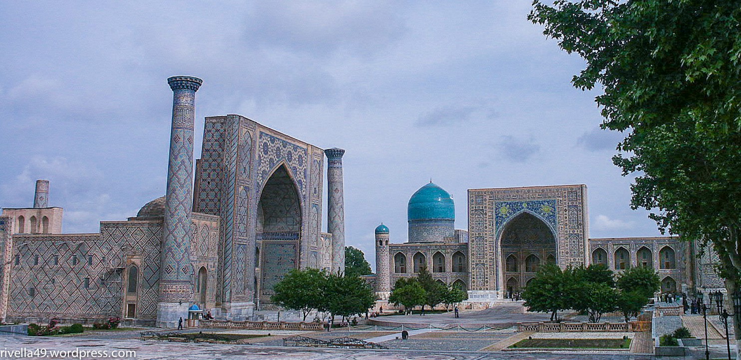 Samarkand, in Usbekistan liegt and der historischen Seidenstrasse. Diese Stadt zählt zu den ältesten Städten der Welt und wurde durch den Handel von Technologiegütern und Kultur reich.